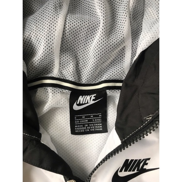 Nike boys light weight Windbreaker  jacket size 5-6 years old - Picture 3 of 3